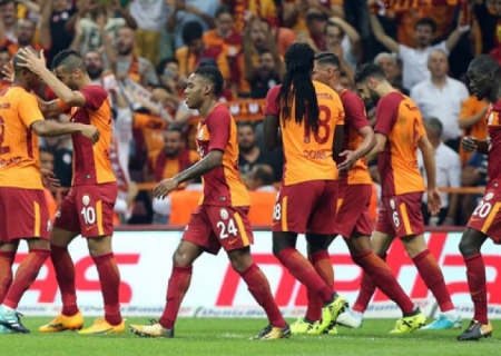 "Qalatasaray"ın iki futbolçusu koronavirusa yoluxdu