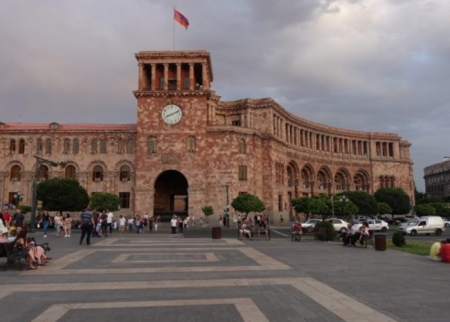 Ermənistanın dövlət borcu sürətlə artır