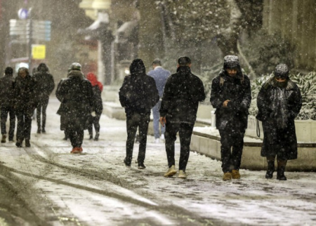 İstanbulda iş yerləri də bağlandı