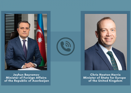 Ceyhun Bayramov britaniyalı nazirlə regional təhlükəsizlikdən danışdı