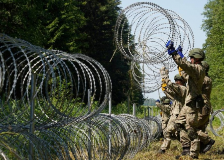 Ukrayna Belarus sərhədini keçdi