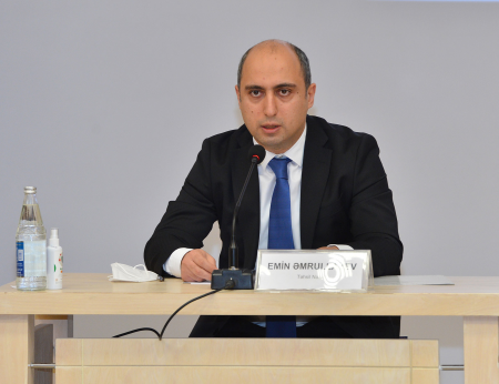 Deyəsən, cənab Əmrullayevə dinclik yoxdur... - Daha bir məktəb qalmaqalı...