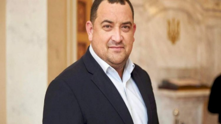 Rüşvət alan deputat tutuldu