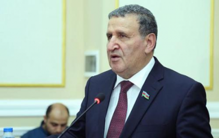 "Ramiz Mehdiyev işə çıxmayıb, ərizəsini bu gün təqdim edəcək"