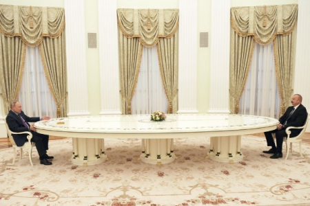 İlham Əliyevlə Putin arasında təkbətək görüş olub - YENİLƏNİB