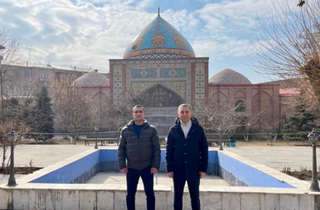 Azərbaycanlı deputatlar İrəvanda Göy məsciddə - FOTOLAR