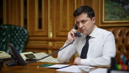 Zelenski və Şolts telefonla danışdı