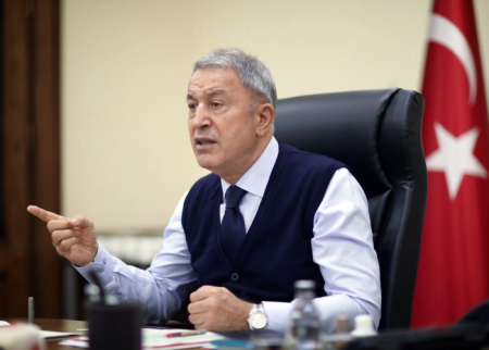 "İki hərbi təyyarəmiz hələ də Ukraynadadır" - Hulusi Akar