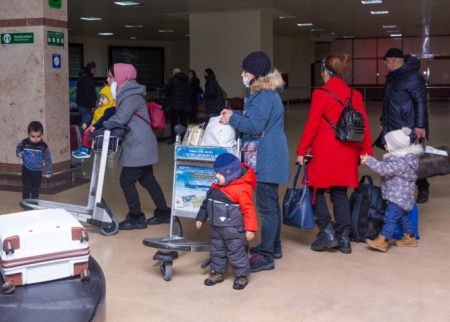 Ukraynadan təxliyə edilən daha 180 azərbaycanlı Bakıya gəlib