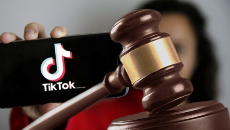 Azərbaycanda hakim "TikTok"da çox vaxt keçirdiyinə görə qadını boşadı