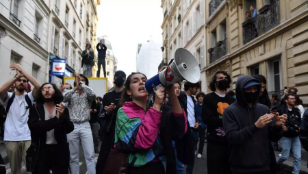 Fransada yüzlərlə tələbə universiteti zəbt etdi