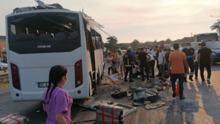 Türkiyədə turistlərlə dolu avtobus qəzaya uğradı - 10 ÖLÜ