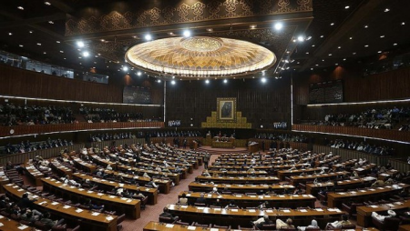 Pakistanda yeni hökumət fəaliyyətə başladı