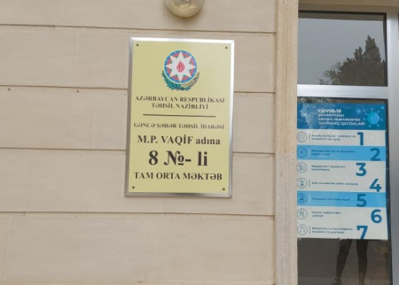 Sinif yoldaşını bıçaqlayan qız məktəbə gəlib - Valideynlər arasında NARAZILIQ