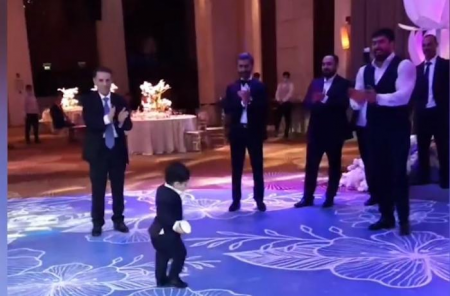 Novruz Məmmədov nəvəsinin kiçik toyunda – VİDEO