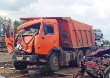 Azərbaycanda DƏHŞƏTLİ QƏZA: "Kamaz"la "BMW" toqquşdu