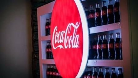 "Coca-Cola" Ukraynaya 15 milyon dollar yardım edəcək