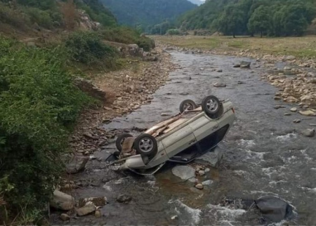 Azərbaycanda DƏHŞƏTLİ QƏZA: "BMW" körpüdən aşaraq çaya düşdü