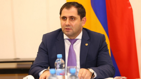 Papikyan Gürcüstana səfər etdi