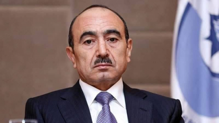 Əli Həsənov aylar sonra üzə çıxdı - FOTO/VİDEO