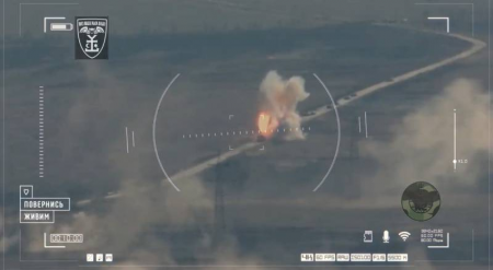 Donetsk vilayətində rusların zirehli texnika kolonu darmadağın edildi - VİDEO