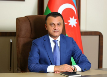 Vüqar Qurbanov direktor müavinini İŞDƏN ÇIXARDI
