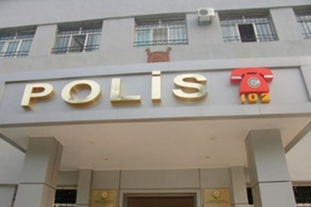 Polis bölməsində intihara CƏHD