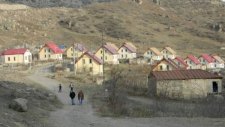 1000-dən çox erməni Laçın şəhərini tərk edib