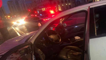 Bakıda polis maşını ağır qəzaya uğradı: Yaralılar var - FOTO