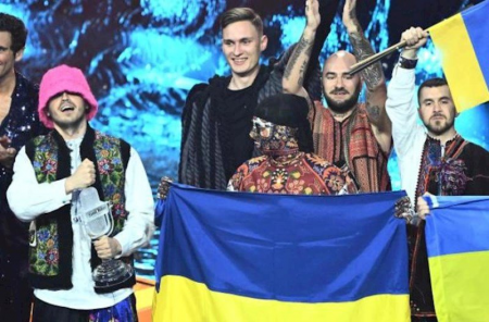 “Eurovision"un ukraynalı qalibi PUA almaq üçün kuboku satdı