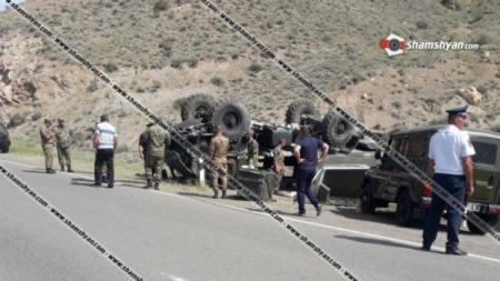 Ermənistanda "Kamaz" aşdı: 11 hərbçi yaralandı