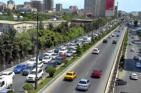 Qəza oldu, yollarda sıxlıq yarandı - Foto