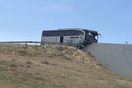 Bakıya gələrkən qəzaya düşən məktəblilərin hər birinə TƏZMİNAT ödənəcək