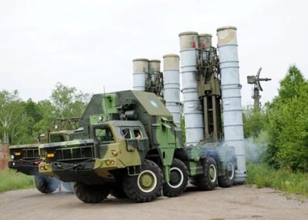 Rusiyanın S-300 müdafiə sistemləri Belarusa aparıldı - FOTO