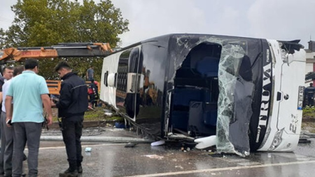 Türkiyədə tur avtobusu aşdı: Yaralananlar var