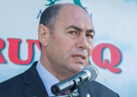 Vidadi İsayev yatağa `PALTARLI UZANIR`... - Bərdənin başçısı hər şeyə hazırdır...