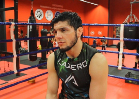 Tofiq Musayev “Bellator”da 27 saniyəyə qələbə qazandı