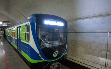 İrəvanda metro işçiləri tətil edir Ətraflı