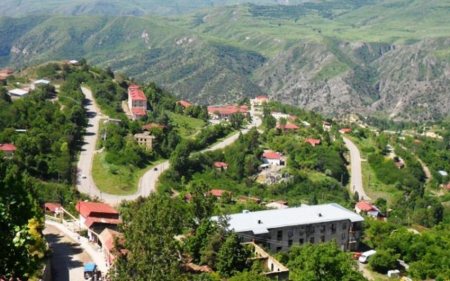 Laçın şəhərindən yan keçən dəhlizin Ermənistan ərazisinə düşən hissəsinin tikintisinə avqustda başlanacaq