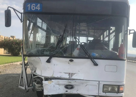 Minik maşını avtobusla TOQQUŞDU