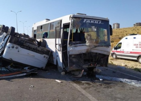 Türkiyədə ağır yol qəzası - 22 yaralı