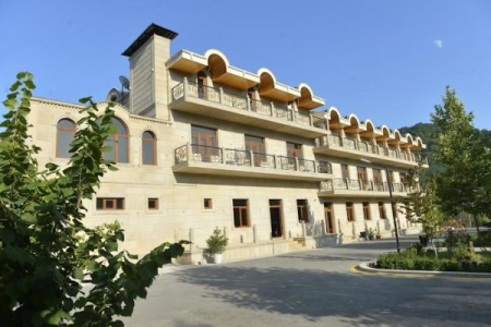 Hirkan Park Otel xanım müştəriyə qarşı tərbiyyəsizlik