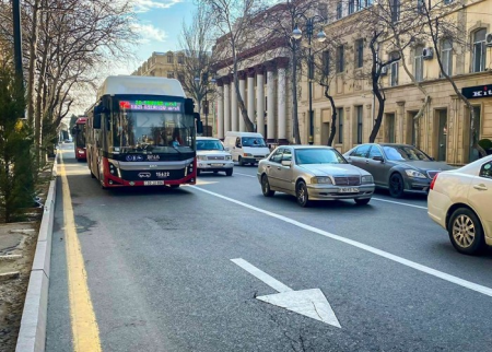 Bakıda 158 avtobusun hərəkət intervalında gecikmələr var