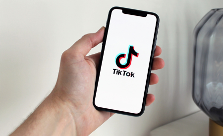 "TikTok" Azərbaycanda niyə bağlanıb? - RƏSMİ CAVAB