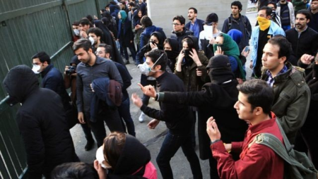 İranda aksiyalarda polisin açdığı atəş nəticəsində 10 NƏFƏR ÖLDÜ