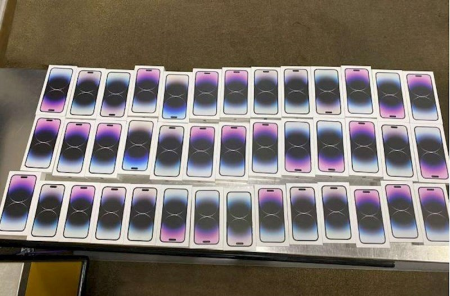 Ölkəyə qanunsuz 80 ədəd “iPhone 14” gətirənlər saxlanıldı - Fotolar