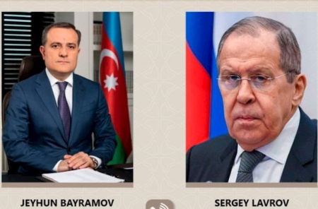 Lavrov Ceyhun Bayramovla bölgədəki vəziyyəti müzakirə edib