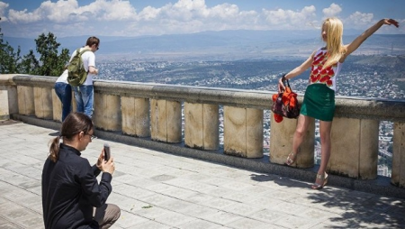 Daha bir ölkə rus turistləri qəbul etməyəcək