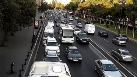 Bakıda sıxlıq olan yollar - SİYAHI