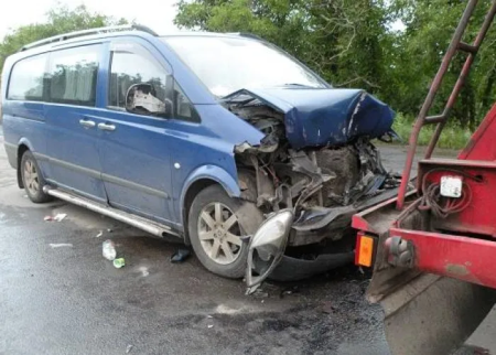 Tovuzda mikroavtobusla “Kamaz” toqquşdu - Yaralılar var